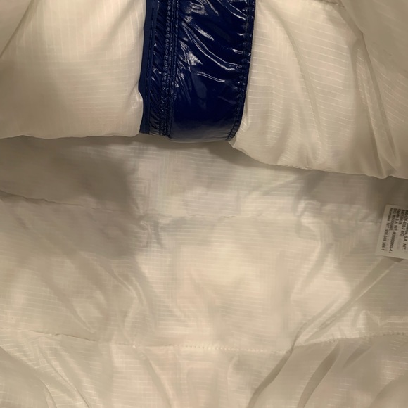 NWT🆕💗blue calvin klein mens puffer gilet Size Xs - Picture 6 of 11